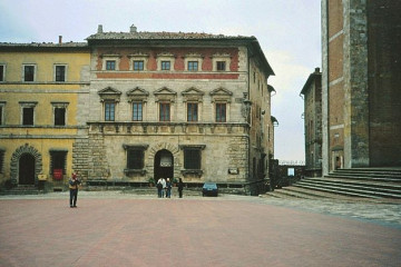 31 Montepulciano_Piazza Grande